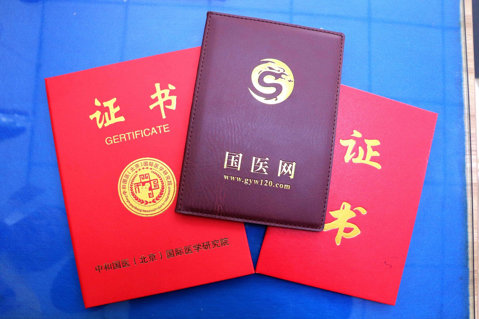 云南一中医独创风湿骨病新诊疗法:“五大绝招”治愈2千余患者