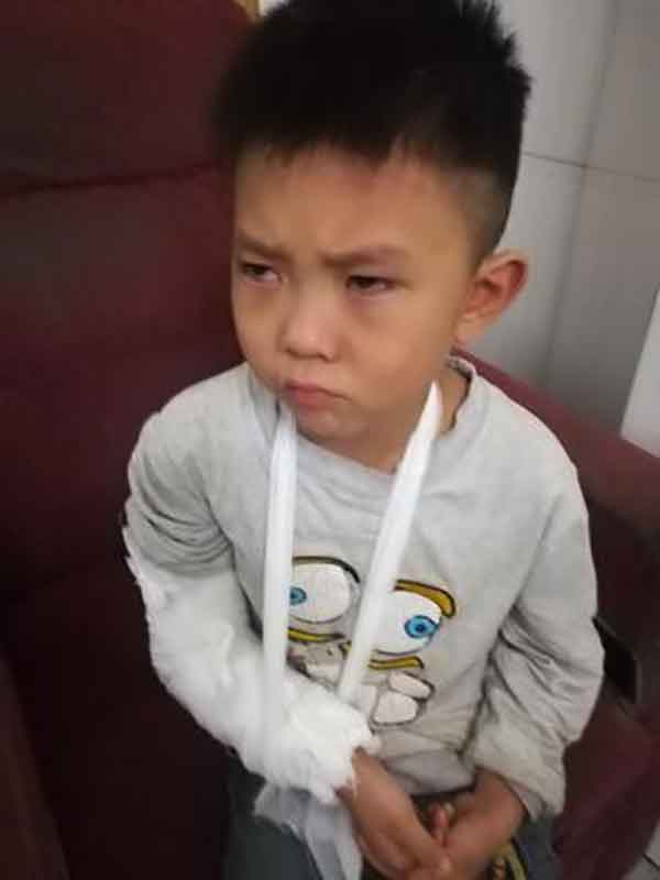 仁心铸新法，徒手愈顽疾  记中医正骨专家——曾令先